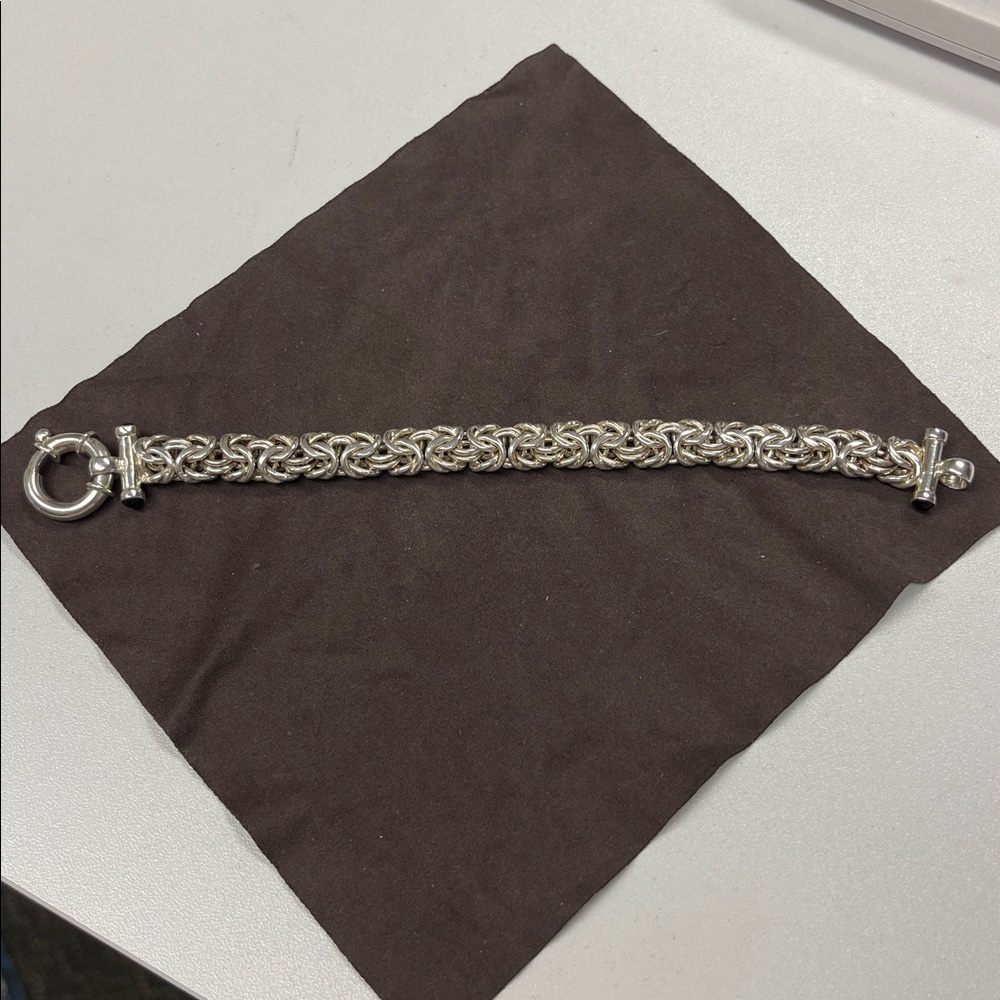 Interlocking Byzantine Sterling Silver Stamped Italy. 7” Length. Very Nice. - Picture 3 of 3